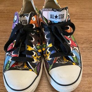 Converse Women’s 11 Men’s 9